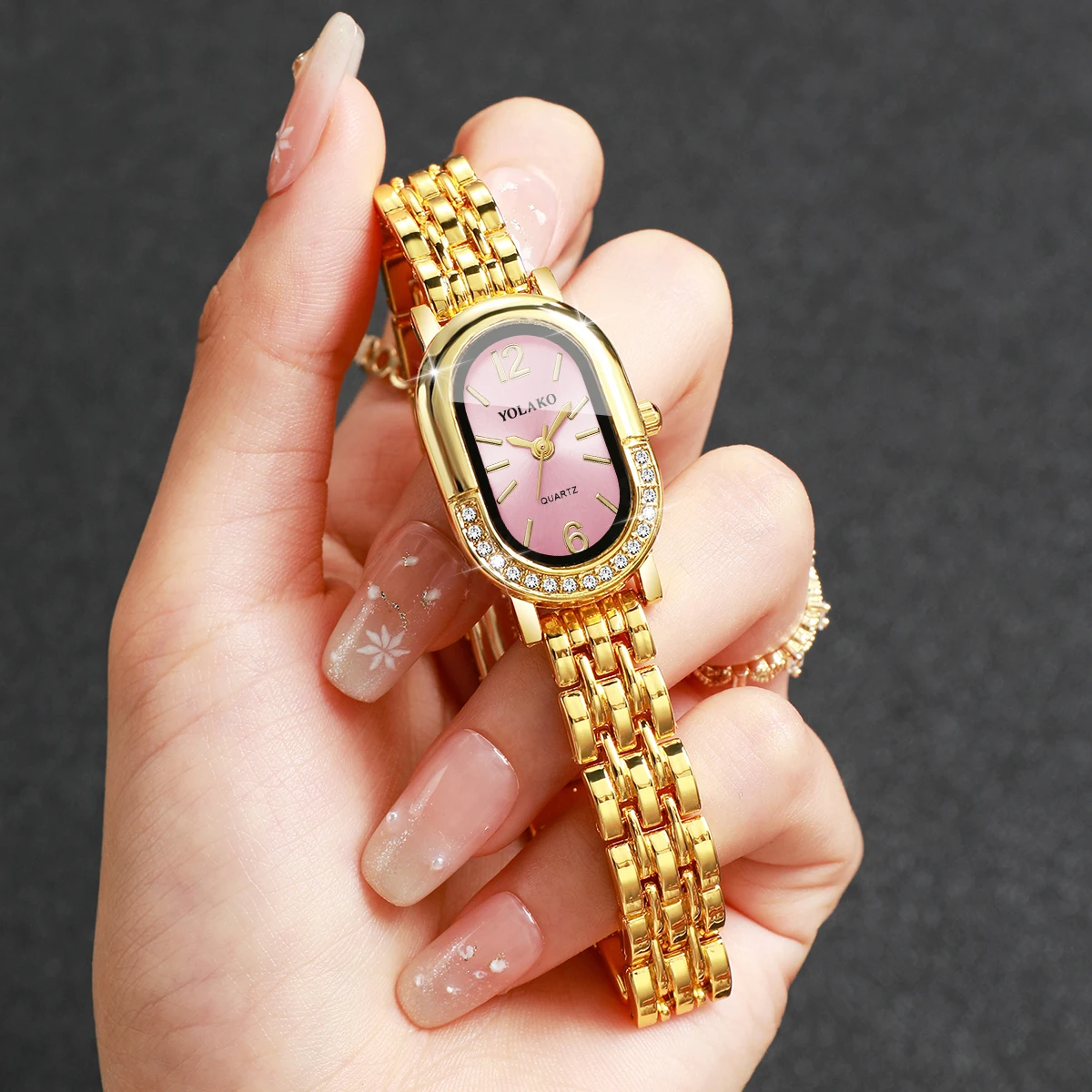 Ladies Luxury Watch - Lüks Taklidi Kadın Kuvars İzle Moda