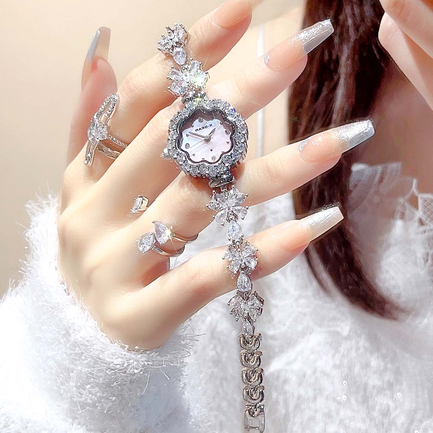 Luxury X I Watch - X-GEAR Kelebek Bileklik Saat Premium Tam