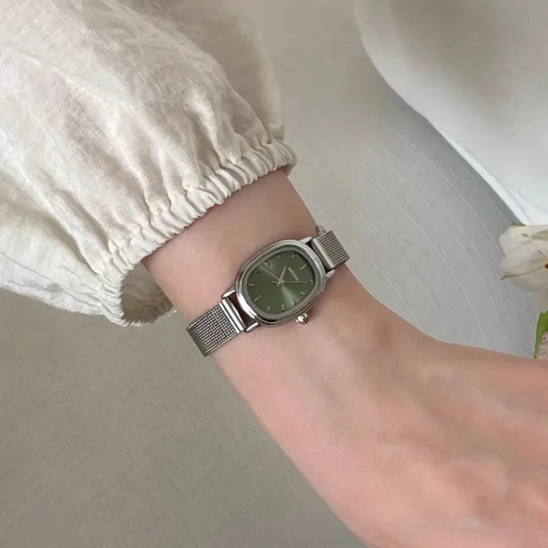 Ladies Luxury Watch - Küçük Oval Kadran Yeşil Izle Basit