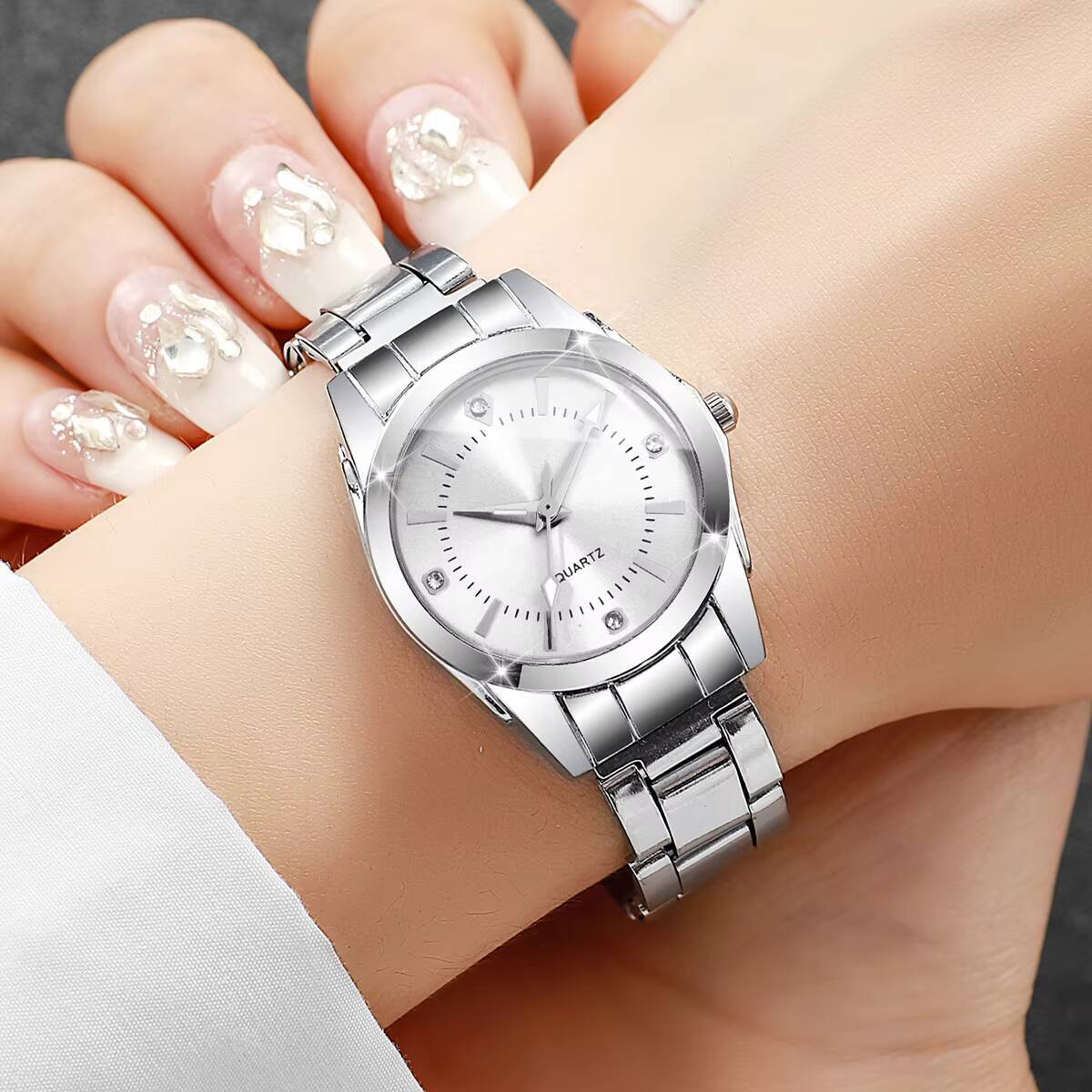 Lüks Rhinestone Kadın Saatler  - Luxury Watch Holder incelemesi ve fiyatı