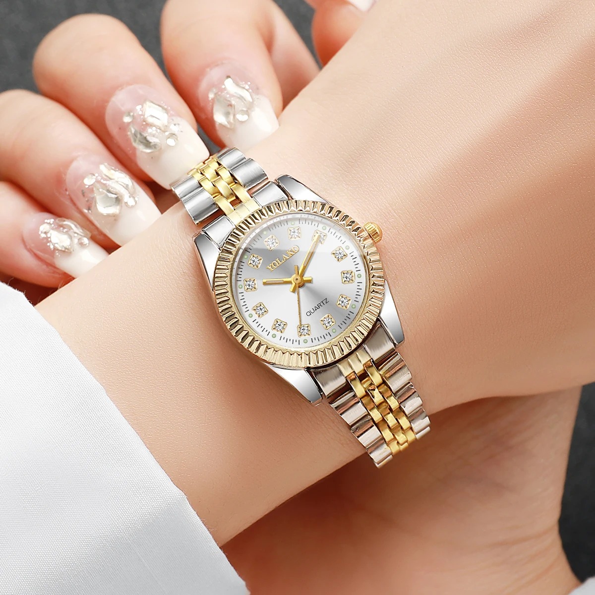 Moda Taklidi Kadın Kuvars İzle - Luxury Watch Holder incelemesi ve fiyatı